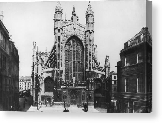 Gothic Style Canvas Print featuring the photograph Bath Abbey by Hulton Archive