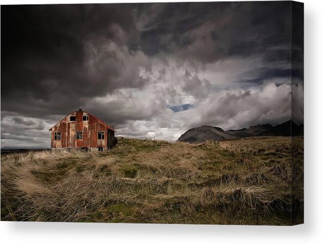 House Canvas Print featuring the photograph Before The Storm by orsteinn H. Ingibergsson