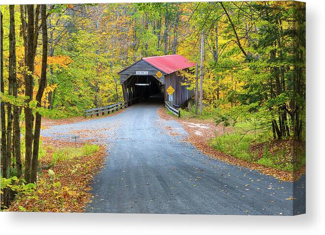 Durgin Covered Bridge Canvas Print featuring the photograph Durgin Covered Bridge by Juergen Roth