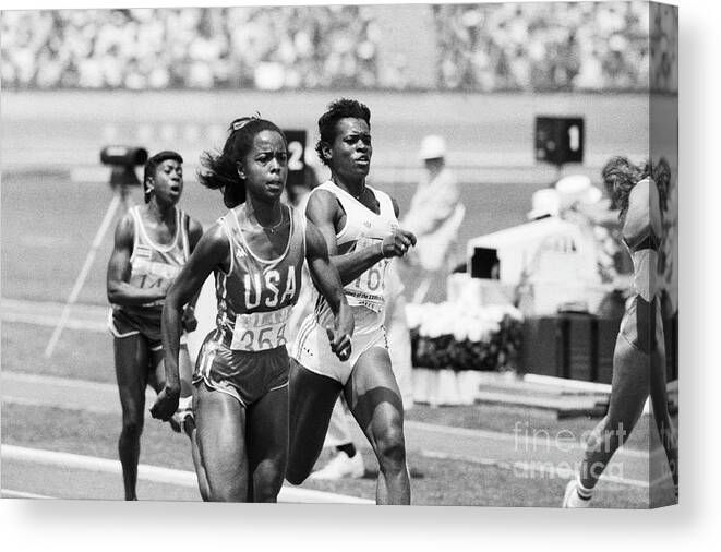 1980-1989 Canvas Print featuring the photograph Evelyn Ashford Winning 100 Meter by Bettmann