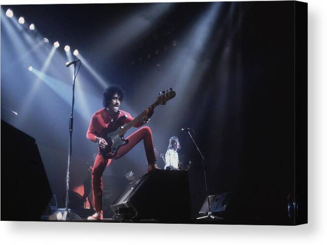 Rock Music Canvas Print featuring the photograph Feel Phils Bass by Hulton Archive