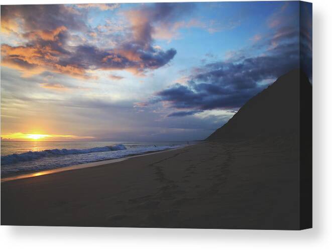 Oahu Canvas Print featuring the photograph Footprints by Laurie Search