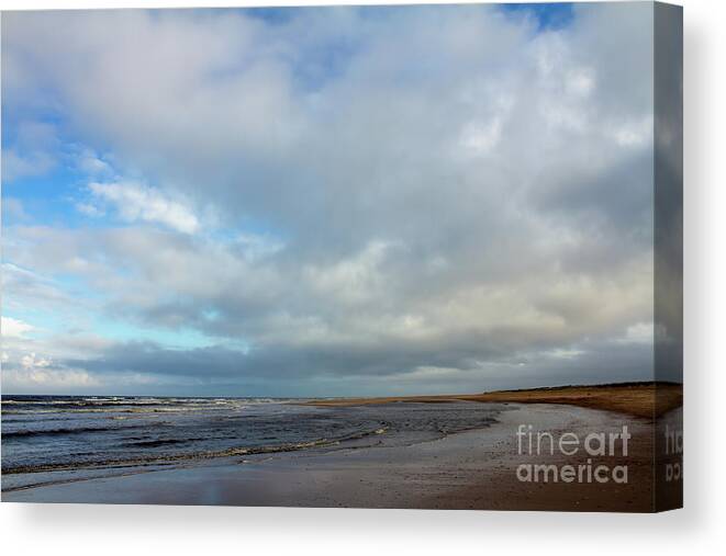 Holme Next The Sea Canvas Print featuring the photograph Holme-next-the-Sea by John Edwards