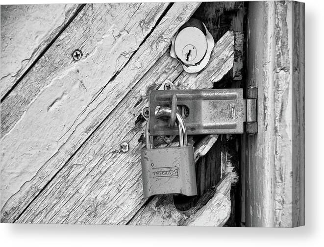 Door Canvas Print featuring the photograph Lock by Minnie Gallman