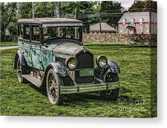 Ford Model T Fordor Sedan Circa 1925 Canvas Print featuring the photograph Old Model T in Delaware by Sandy Moulder