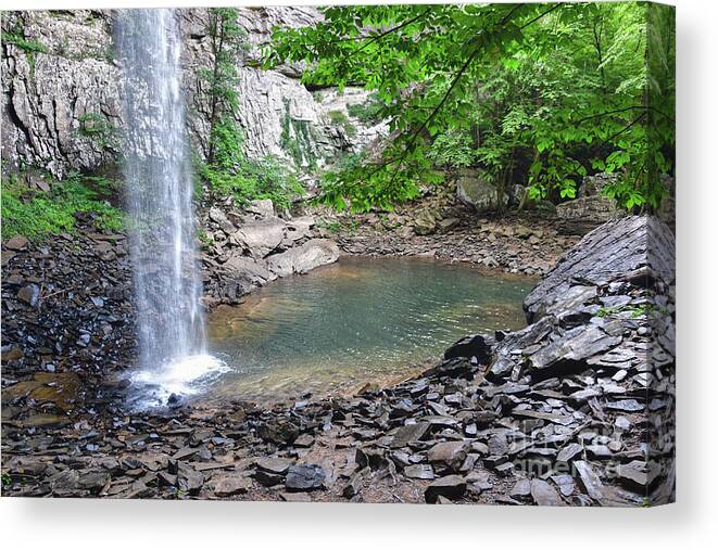 Tennessee Canvas Print featuring the photograph Ozone Falls 11 by Phil Perkins