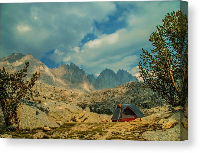 Sierra Nevada Mountains Canvas Print featuring the photograph Palisades Glow by Doug Scrima