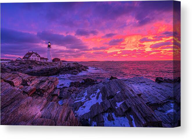 Sunrise Canvas Print featuring the photograph Portland Head Lighthouse At Sunrise by Eileen