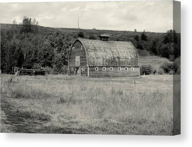Barn Canvas Print featuring the photograph Red Lodge MT Barn Black and white by Cathy Anderson