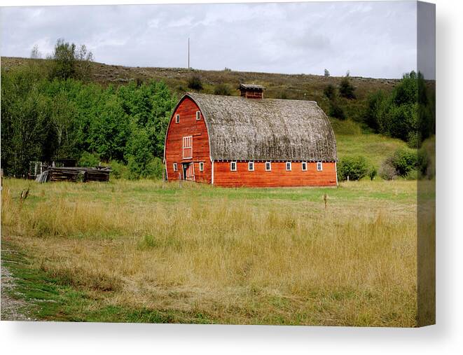 Barn Canvas Print featuring the photograph Red Lodge MT Barn by Cathy Anderson