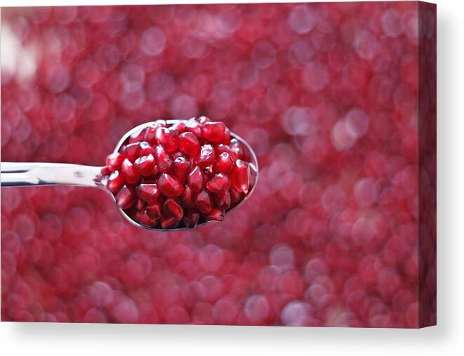 Heap Canvas Print featuring the photograph Spoon Of Pomegranate by Gulale