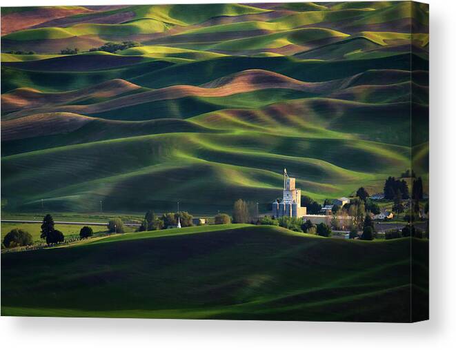 Palouse Canvas Print featuring the photograph Sunset in Whitman County by Kristen Wilkinson
