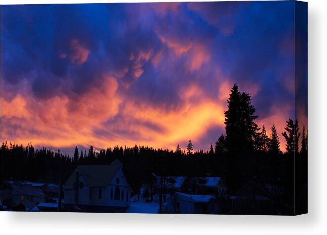 Sunset Canvas Print featuring the photograph Sunset over Elk River Idaho by Jean Evans