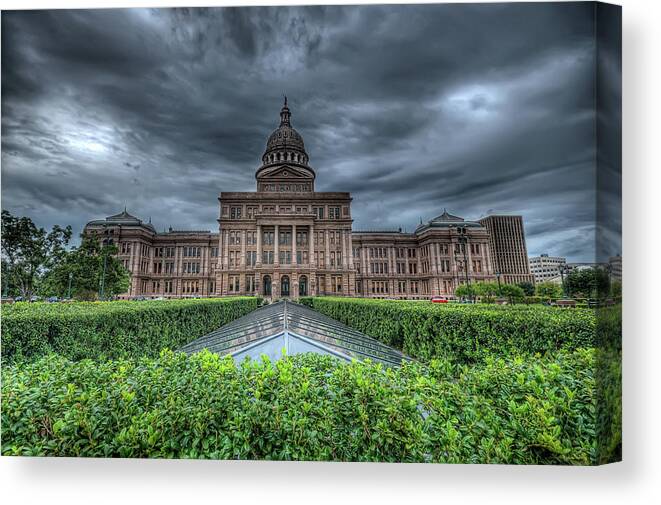 Outdoors Canvas Print featuring the photograph Texas Capitol And Atrium Hedge by Evan Gearing Photography