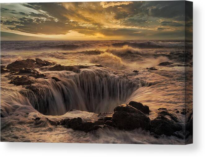 Hole Canvas Print featuring the photograph Thor's Well by Ron Langager