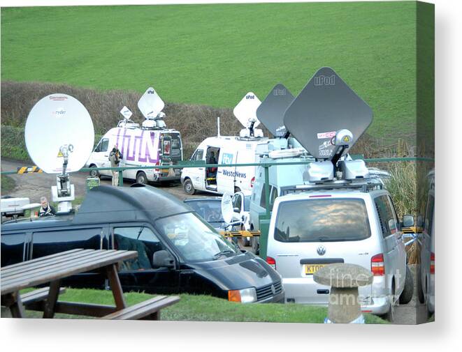 Communications Technology Canvas Print featuring the photograph Tv News Satellite Vans by Public Health England/science Photo Library