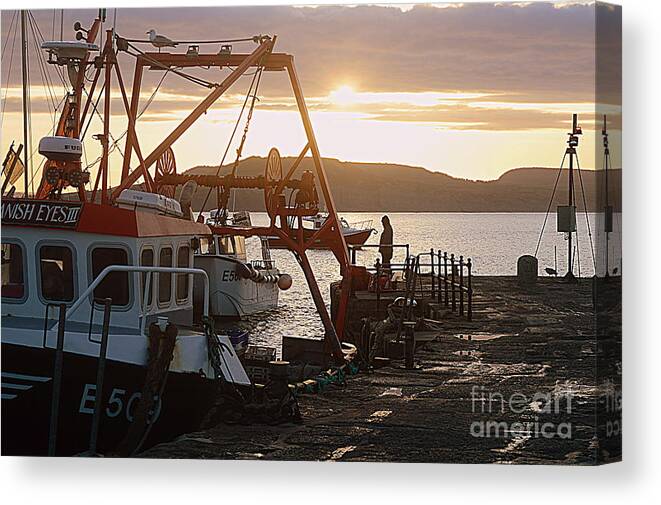Waiting For The Boat Canvas Print featuring the photograph Waiting for the Boat by Andy Thompson