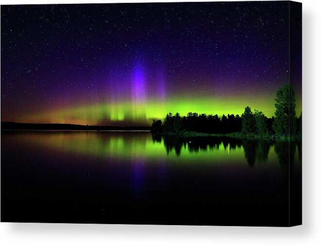 Northern Lights Canvas Print featuring the photograph Northern Lights over Boulder Lake #23 by Shixing Wen