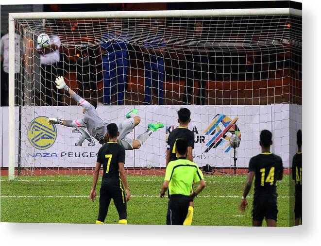 Southeast Asian Games Canvas Print featuring the photograph 2017 SEA Games #35 by Allsport Co.