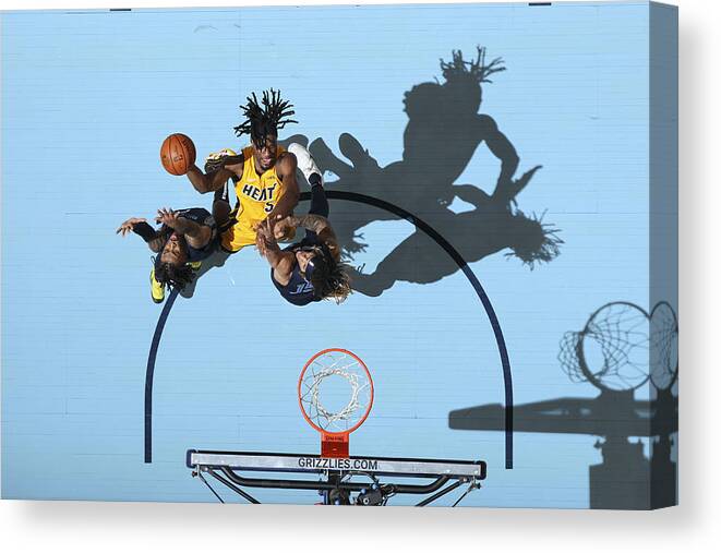 Nba Pro Basketball Canvas Print featuring the photograph Miami Heat v Memphis Grizzlies by Joe Murphy