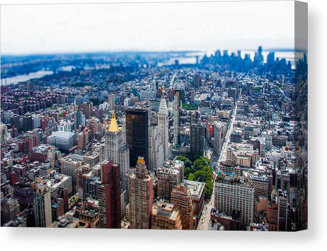 New York Canvas Print featuring the photograph 5th Avenue View by Tom Gehrke