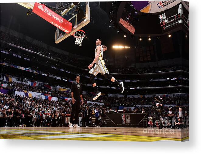 Event Canvas Print featuring the photograph Larry Nance by Andrew D. Bernstein