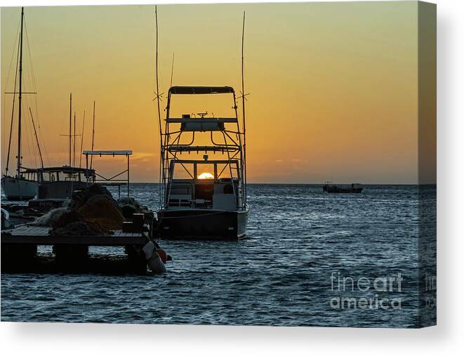 Sunset Canvas Print featuring the photograph Aruba Sunset by Tom Watkins PVminer pixs