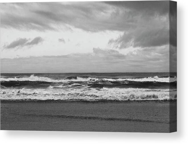 Ocean Waves Canvas Print featuring the photograph Assiduously by Gina Cinardo