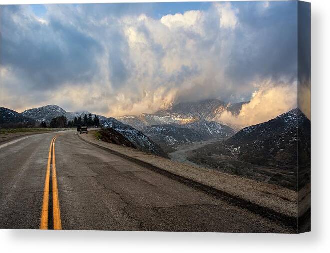 Scenics Canvas Print featuring the photograph Banning Road by Tom Grubbe