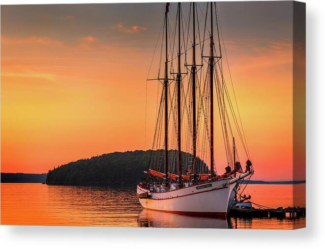 Sunrise Canvas Print featuring the photograph Bar Harbor 0104 by Greg Hartford