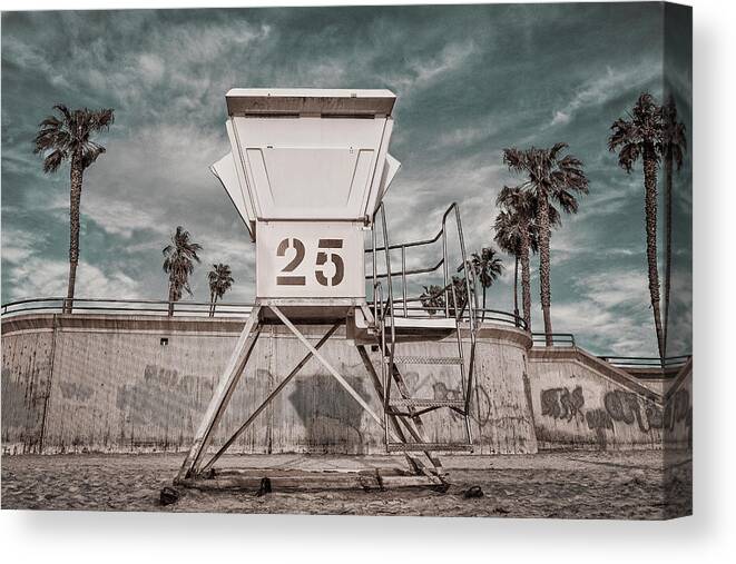 Lifeguard Tower Canvas Print featuring the photograph Beach Vibes 5 by Carmen Kern