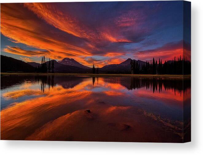 Best Sunset At Sparks Lake Canvas Print featuring the photograph Best sunset at Sparks Lake by Lynn Hopwood