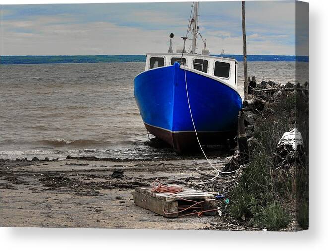 Digby Neck Blue Fishing Boat Sea St Mary’s Bay Nova Scotia Beach Sand Rope Bow Sea Ocean Canvas Print featuring the photograph Blue Hull by David Matthews