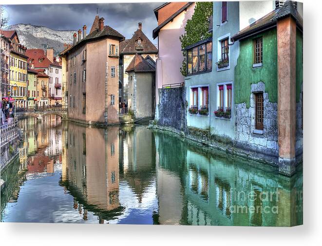 France Canvas Print featuring the photograph Canal du Thiou - Annecy - Haute Savoie - France by Paolo Signorini
