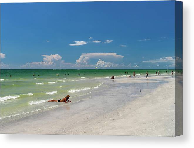 Florida Canvas Print featuring the photograph Chilling by Marian Tagliarino