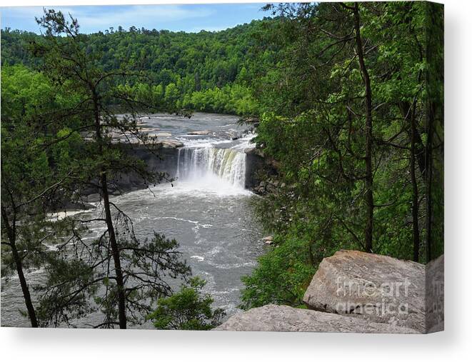 Cumberland Falls Canvas Print featuring the photograph Cumberland Falls 33 by Phil Perkins