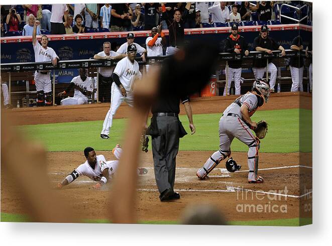 People Canvas Print featuring the photograph Dee Gordon and Andrew Susac by Mike Ehrmann