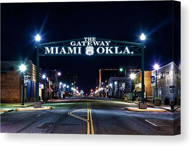 Travel Canvas Print featuring the photograph Gateway to Route 66 by Andy Crawford