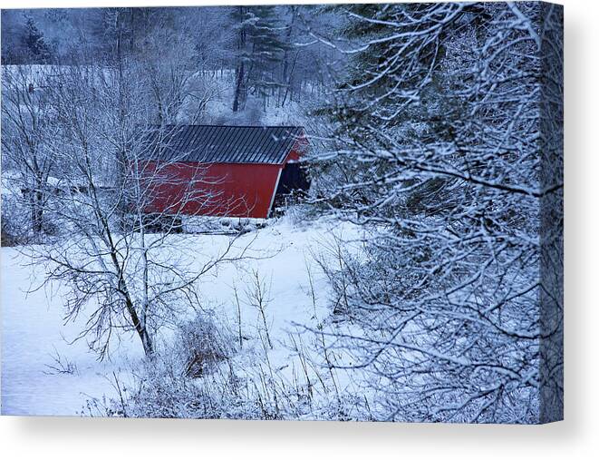 Gifford Covered Bridge Canvas Print featuring the photograph Gifford covered bridge in Randolph VT by Jeff Folger
