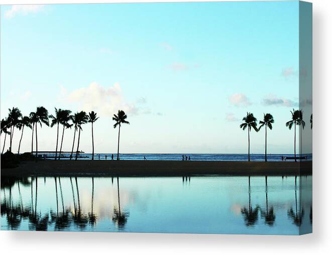 Silhouette Canvas Print featuring the photograph Hawaii at dawn by Kaoru Shimada