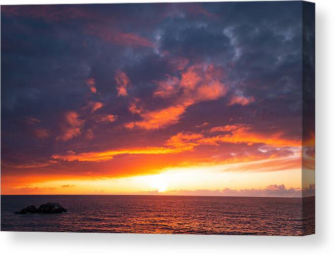  Canvas Print featuring the photograph Horizon by Louis Raphael