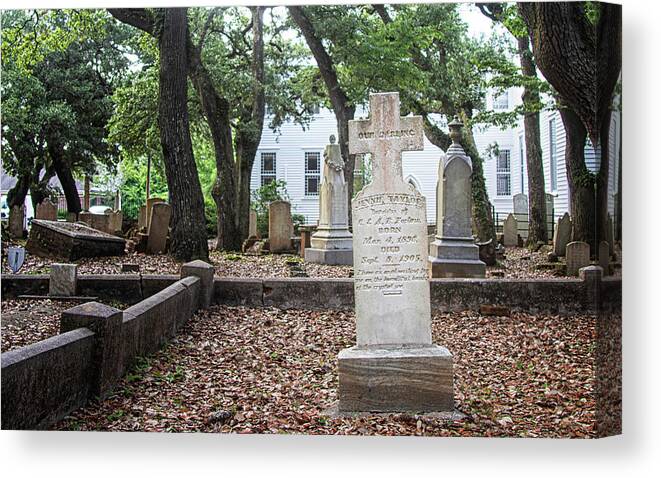 Old Burying Ground Canvas Print featuring the photograph Inside the Old Burying Ground - Beaufort North Carolina by Bob Decker