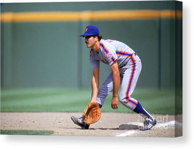 1980-1989 Canvas Print featuring the photograph Keith Hernandez by Stephen Dunn