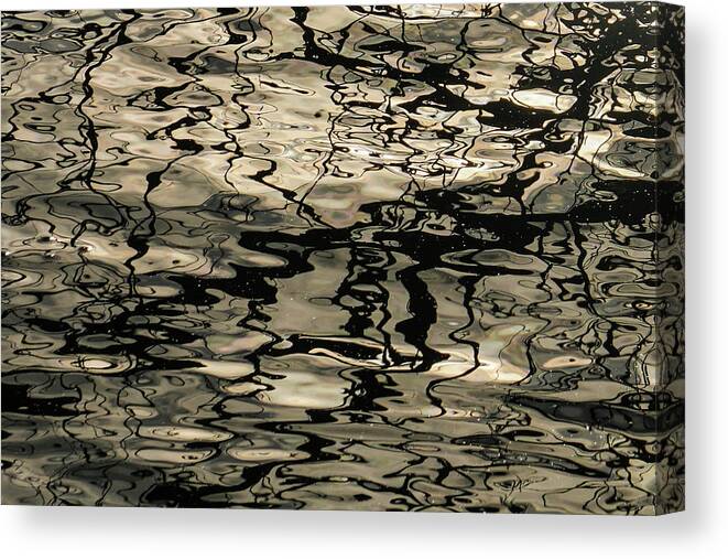 Wallenpaupack Canvas Print featuring the photograph Lake Wallenpaupack Abstraction by Tana Reiff