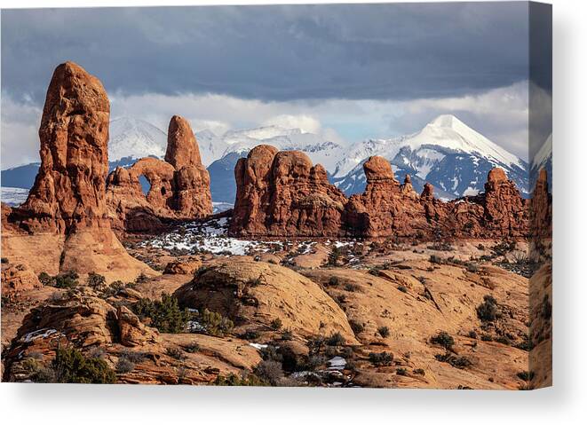 Arches Canvas Print featuring the photograph Land of Arches by Darlene Smith