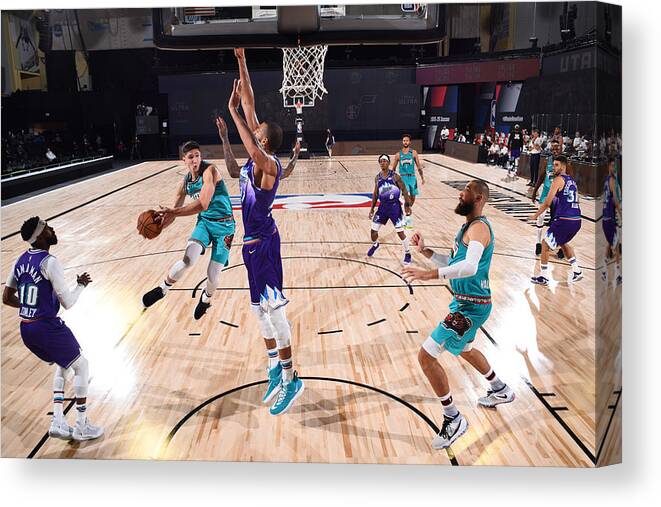 Nba Pro Basketball Canvas Print featuring the photograph Memphis Grizzlies v Utah Jazz by Joe Murphy
