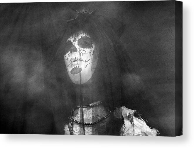 Dia De Los Muertas Canvas Print featuring the photograph The Veil by Gina Cinardo