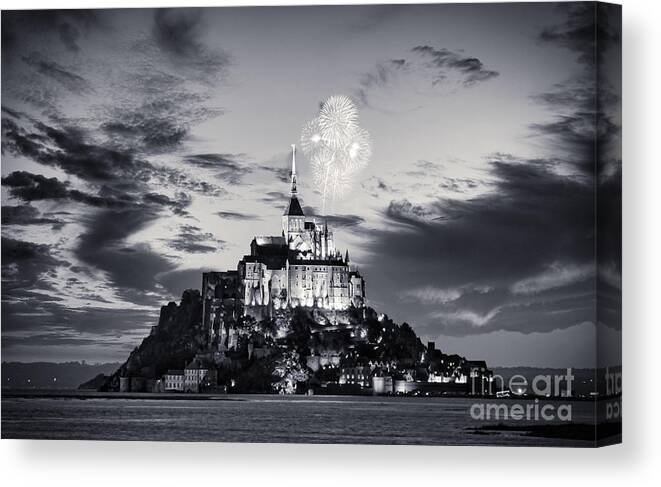 Mount Saint Michel Canvas Print featuring the photograph Mount Saint Michel at night Black and White by Stefano Senise
