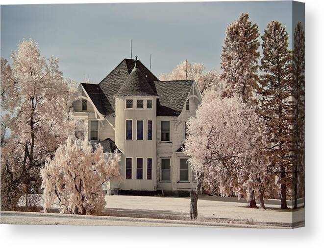 Leeds Canvas Print featuring the photograph ND Victorian Prairie Mansion near Leeds, ND by Peter Herman