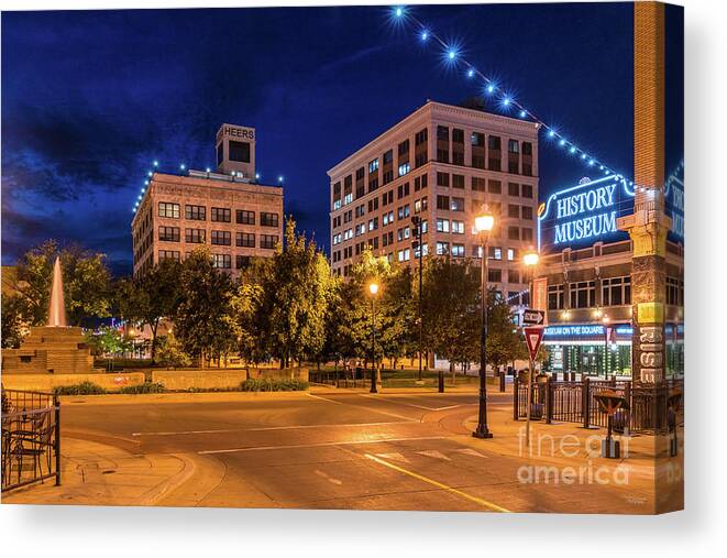 Park Central Square Canvas Print featuring the photograph Night Out On The Town by Jennifer White